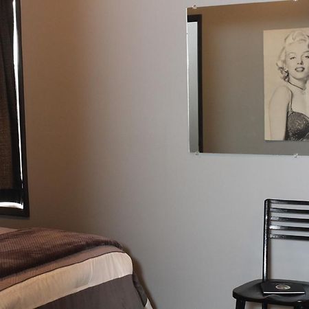 Lux Rooms Wallace Extérieur photo